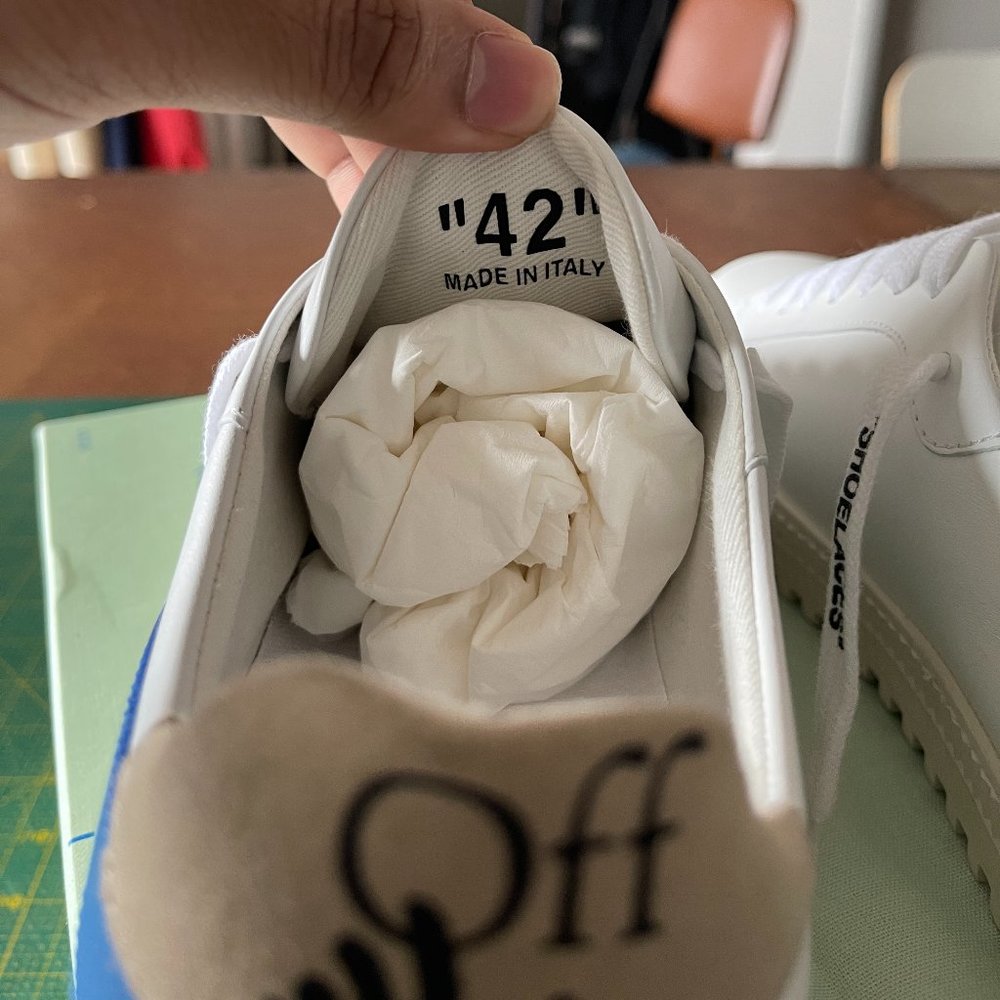 *SOLD* Off-white blue arrow sneakers - Picture 8 of 8
